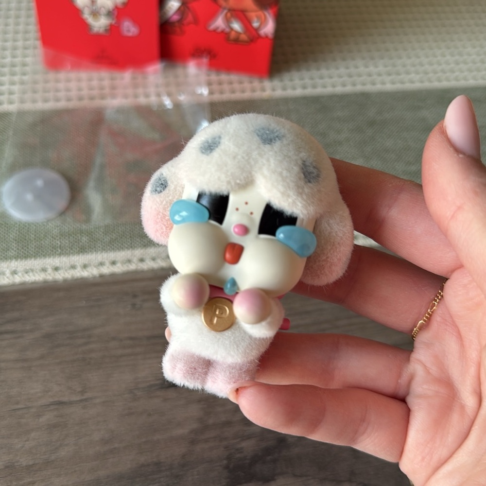 POP MART Crying for Love - Picture 2 of 4